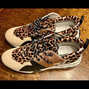 Sz 9 Outwoods Cheetah/Leopard Tennis Shoes
